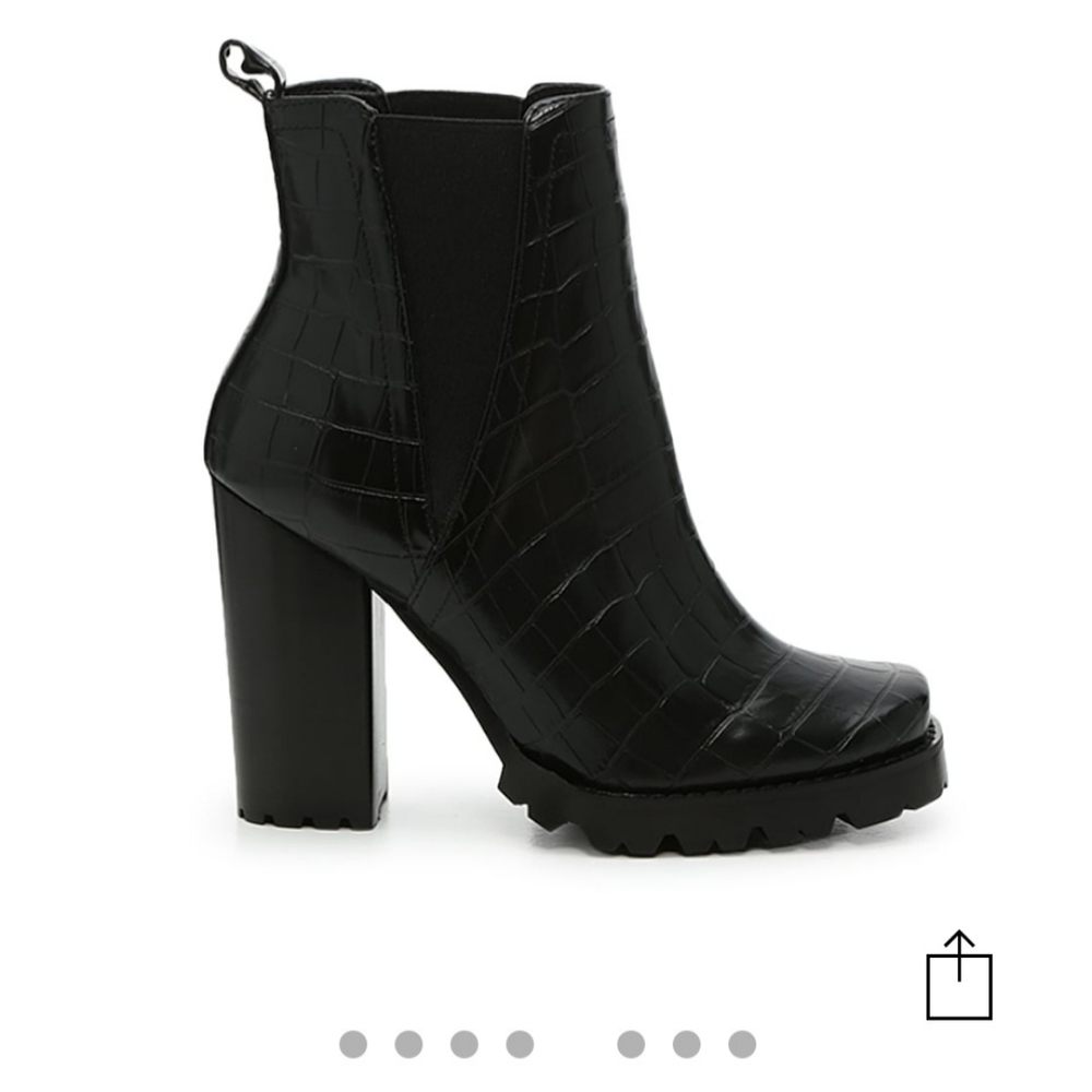 NWT Steve Madden Landon Platform Chelsea Boots